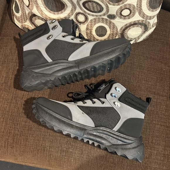 Gray and Black High-Top Hikers - Picture 8 of 8